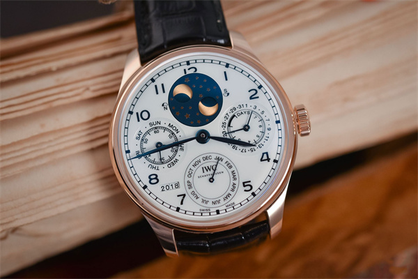 万国手表表壳有划痕处理方法汇总(图) 万国手表表壳有划痕处理方法汇总(图)