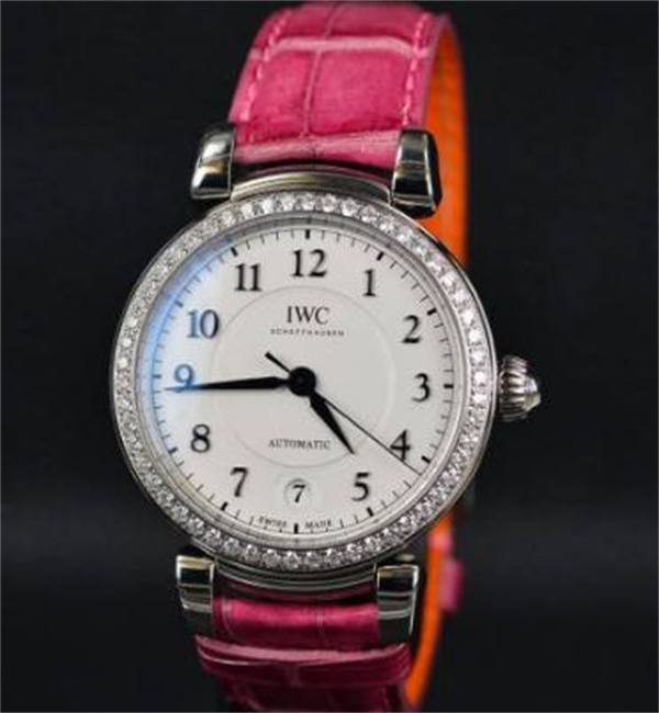 万国手表进水了处理技巧(图) 万国手表进水了处理技巧(图)