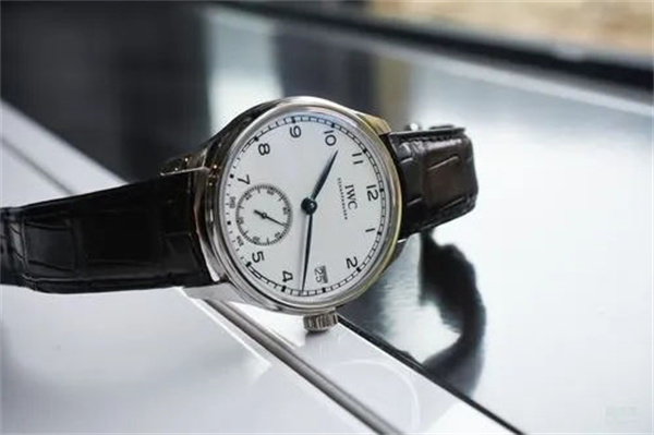 万国腕表偷停怎么修复(图) 万国腕表偷停怎么修复(图)