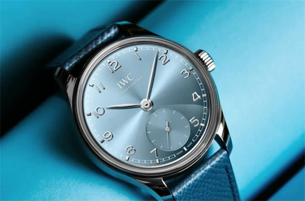 万国手表表带掉色怎么修复(图) 万国手表表带掉色怎么修复(图)