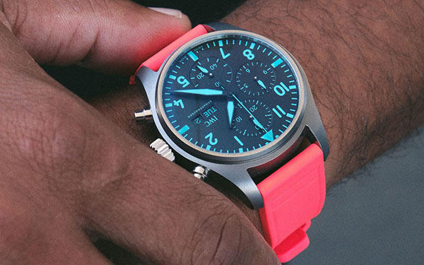 万国腕表机芯里面有划痕处理办法是什么(图) 万国腕表机芯里面有划痕处理办法是什么(图)