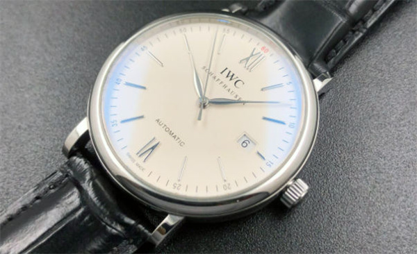 万国腕表走慢了怎么解决(图) 万国腕表走慢了怎么解决(图)