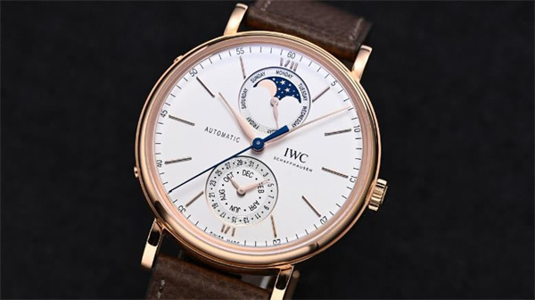 万国手表秒针不动了怎么调（图）